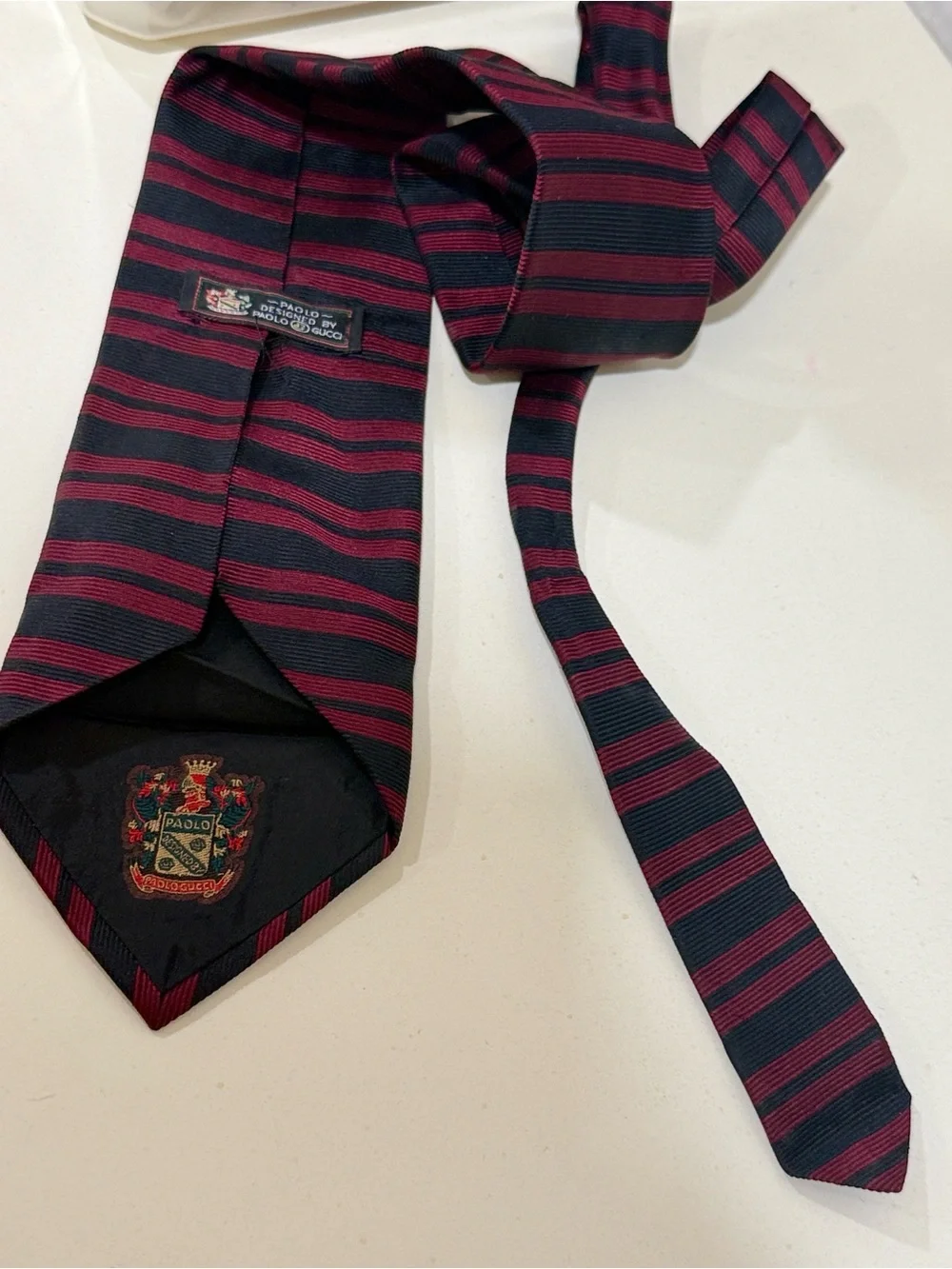 Gucci Paolo Crest silk neck tie  Burgundy & Black striped made in Italy vintage